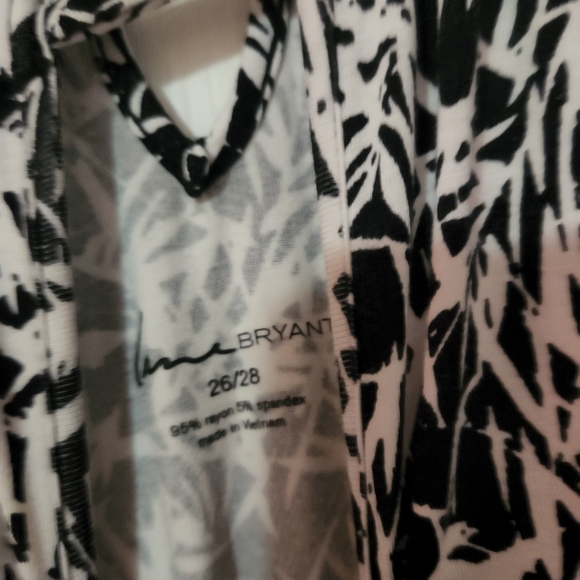Lane Bryant Shark-bite Tunic - Picture 4 of 4